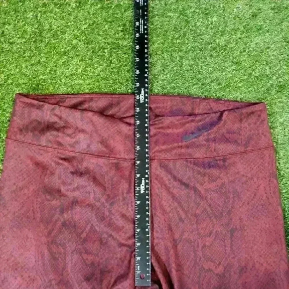 Nike Womens Sportswear Python Training Leggings Red Black Sz 3x Pull On - Picture 9 of 10